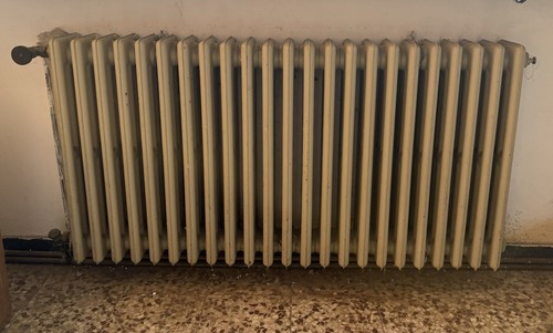 Stock termosifoni radiatori - stock,